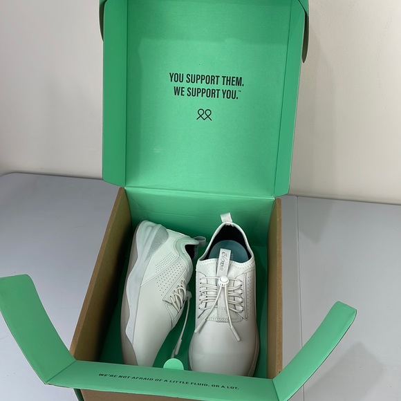 NEW Clove Brilliant White Nursing Sneakers Shoes Women’s 5.5 7 8 8.5 9 9.5 10 - Picture 2 of 13